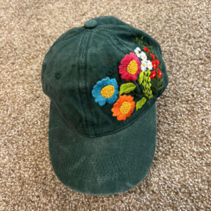 Hand embroidery baseball hat with flowers